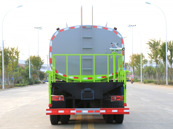 国六东风D3L后八轮 19.3吨 洒水车 国六东风D3L后八轮 19.3吨 洒水车