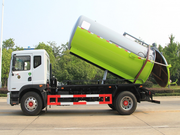 国六东风D9 12方 吸污车 国六东风D9 12方 吸污车
