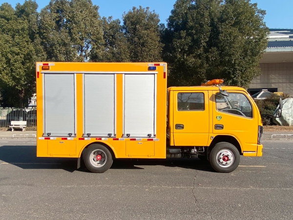 东风多利卡双排座工程救险车 东风多利卡双排座工程救险车